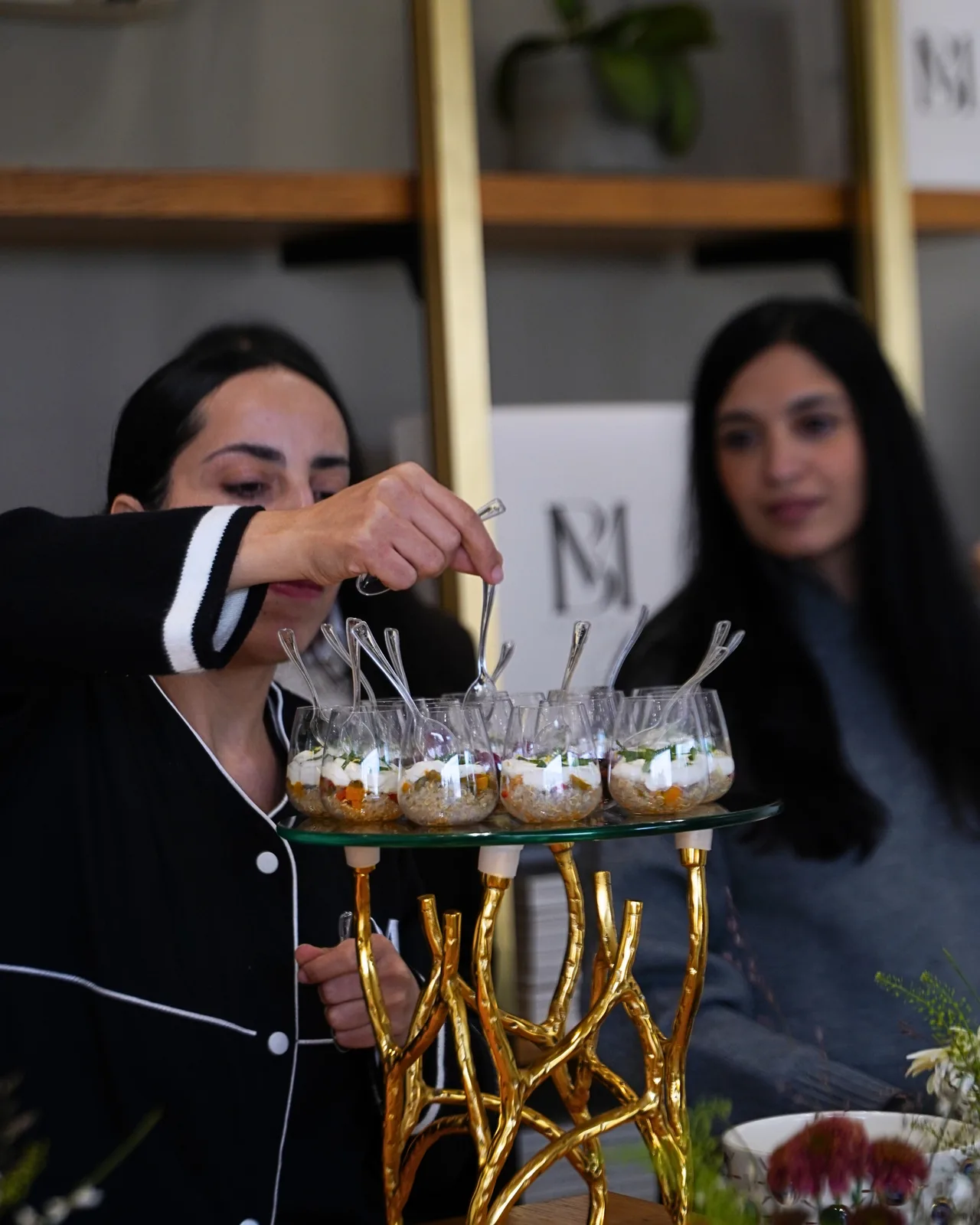 Service de verrines premium par hotesse MB Gourmet